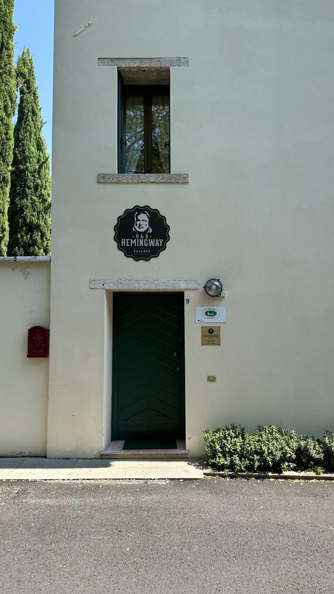 Ca' Hemingway Aparthotel Басано дел Грапа Екстериор снимка